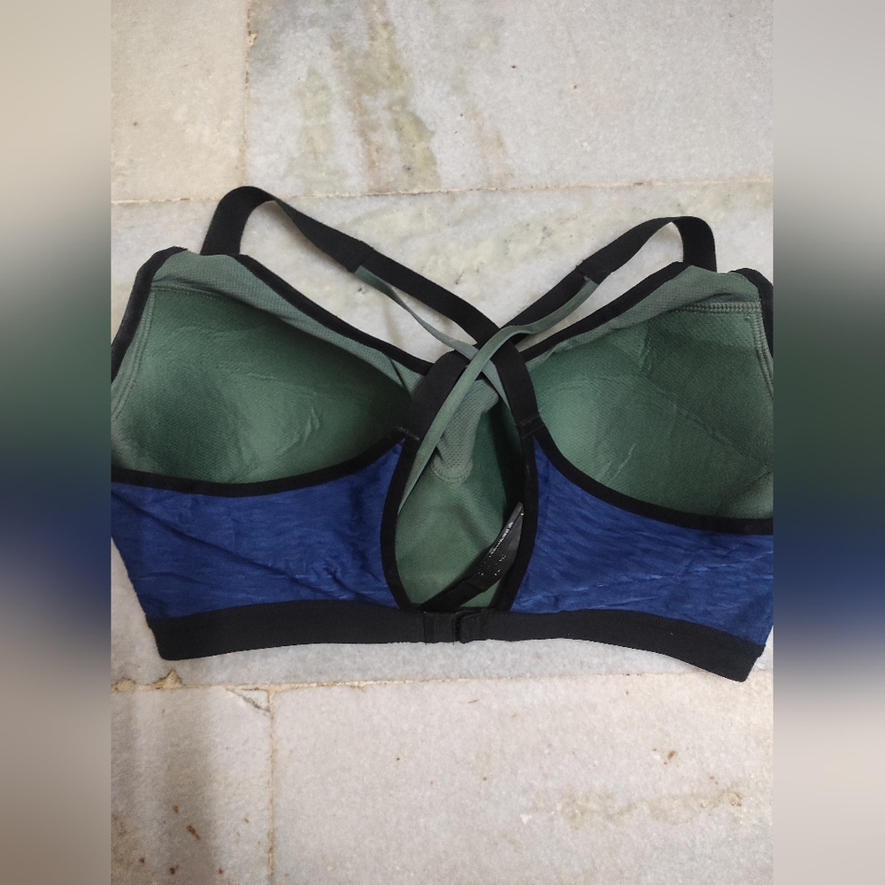 Victoria Sport Incredible Sports Bra - Picture 9 of 15